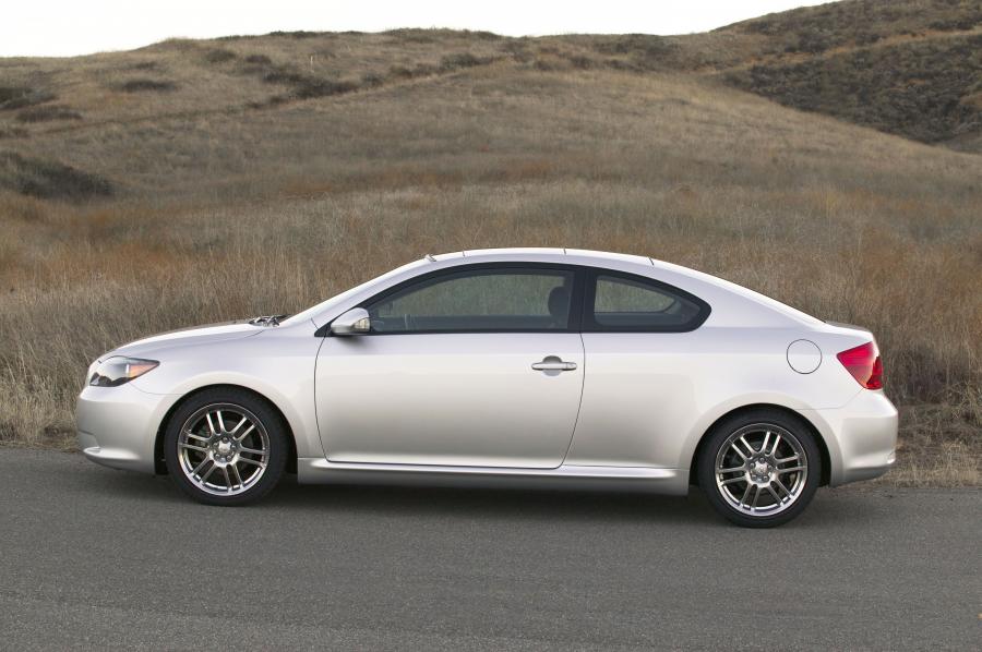  Scion tC 2005 года  (фото 56 из 130)